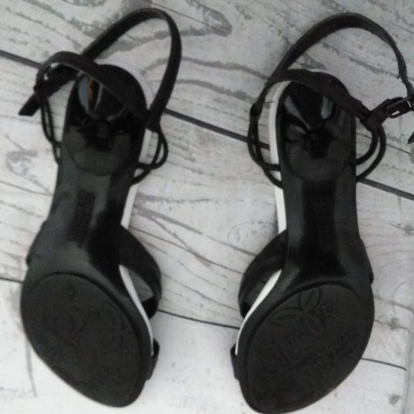 Kenneth Cole Sandal - Picture 7 of 16